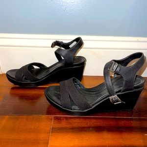 Dual Crocs Comfort Wedge